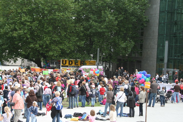 gal/2010/2010 Saitentwist Weltkindertag Burgplatz Essen 20.09.JugendhilfegGmbH Essen/2010 Saitentwist Weltkindertag Burgplatz Jugend Hilfe gGm20.09. 061.jpg